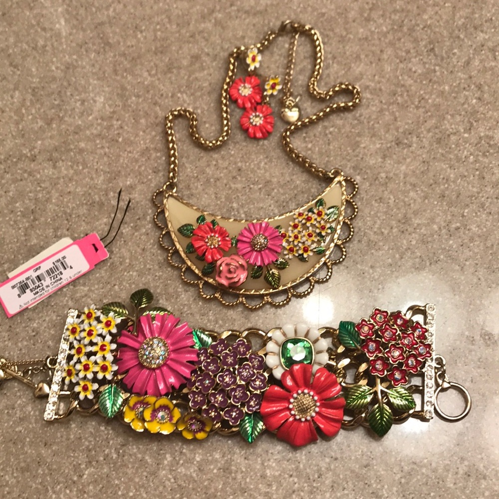 Betsey Johnson 3 pc set.